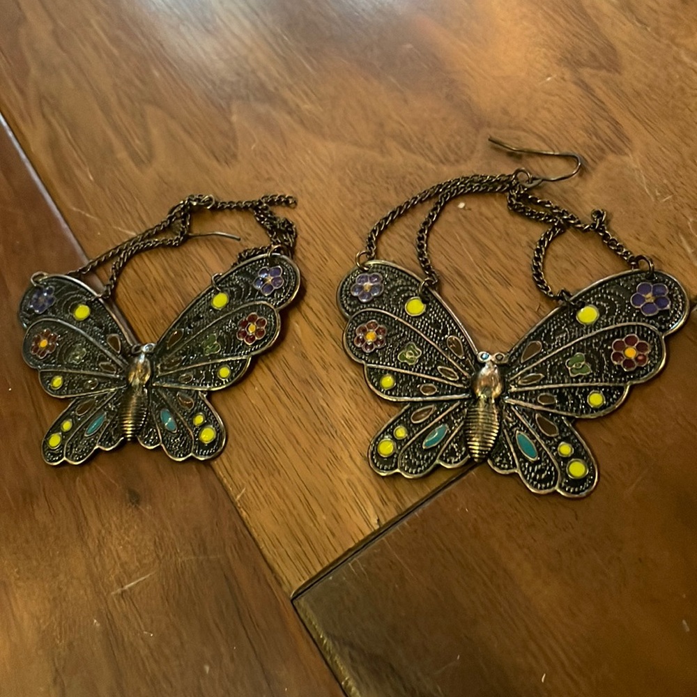Adorable butterfly earrings